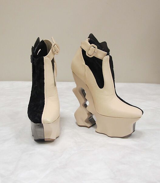 Ensemble, Maison Margiela (French, founded 1988), silk, cotton, leather, plastic (cellulose nitrate, polyurethane, polyvinyl chloride), rubber, metal, French