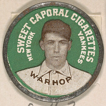 Warhop, New York Yankees (green), from the Domino Discs series (PX7), issued by Kinney Brothers, Issued by Kinney Brothers Tobacco Company, Commercial color lithograph with metal trim 