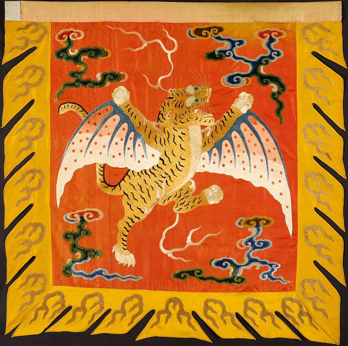 Banner (one of a pair), Silk, gold;  on silk, China 
