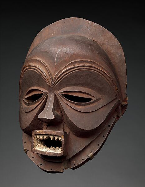 Sachihongo mask, Mbunda artist, Wood, pigment, Mbunda