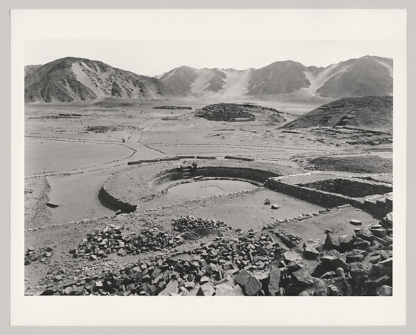 Caral, Supe Valley, Peru, Edward Ranney (American, born Chicago, Illinois, 1942), Gelatin silver print 