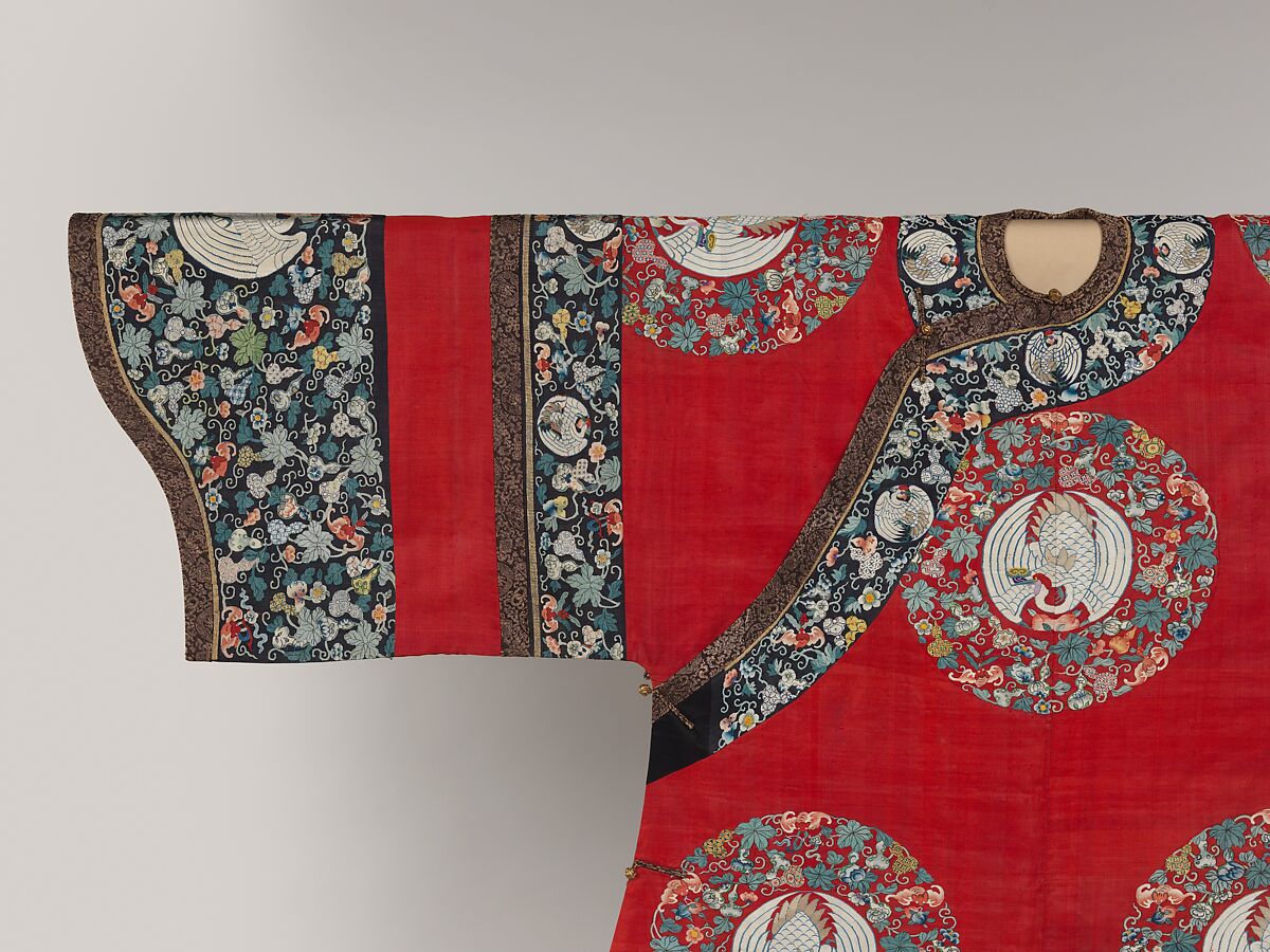 Woman’s robe decorated with crane medallions, Silk tapestry (kesi), China