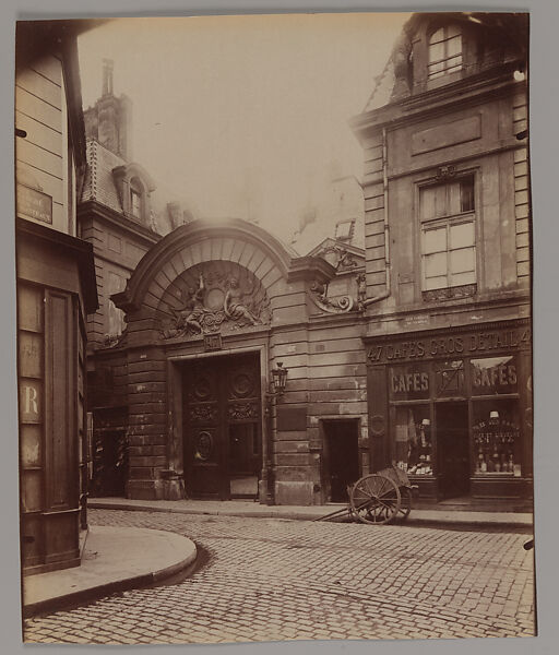 Hôtel des Ambassadeurs de Hollande, 47 rue Vieille du Temple, Eugène Atget (French, Libourne 1857–1927 Paris), Albumen silver print  from glass negative 