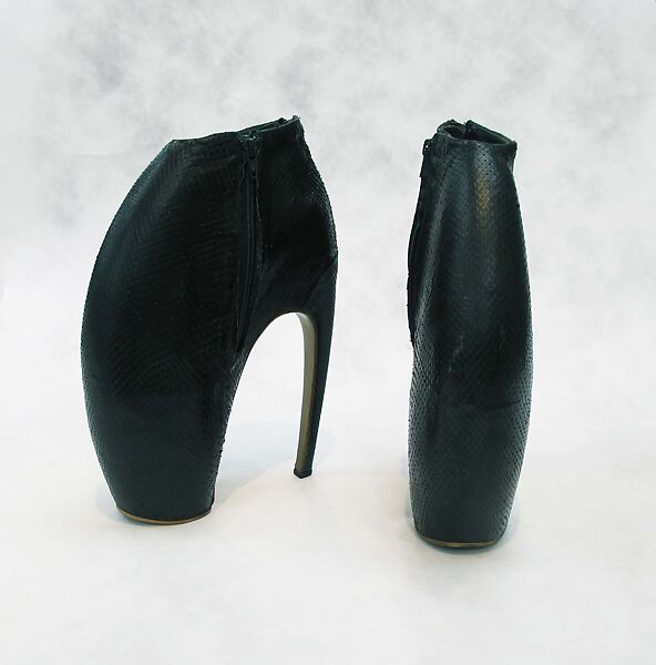 "Armadillo", Alexander McQueen (British, founded 1992), snakeskin, leather metal, wood, synthetic, British