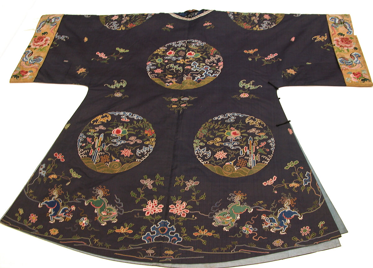 Woman's Informal Robe with Garden Roundels, Silk and metallic thread embroidery on plain-weave silk, China
