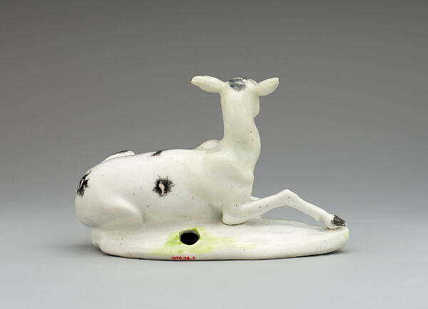 Recumbent doe, Pottery, British
