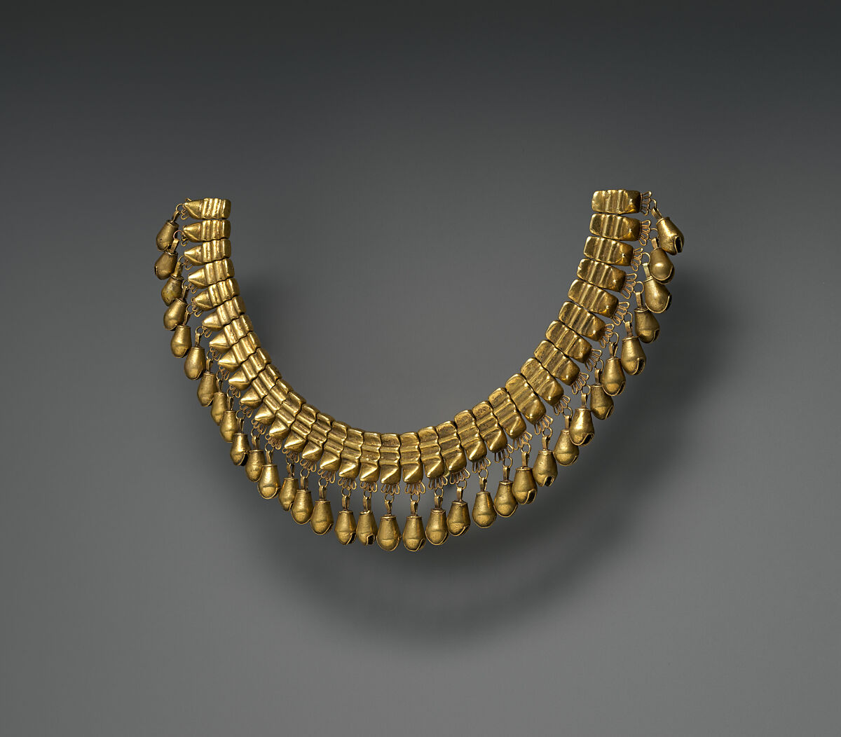 Necklace with jaguar teeth-shaped beads, Mixtec (Ñuu Savi) artist(s), Gold, Mixtec (Ñudzavui)