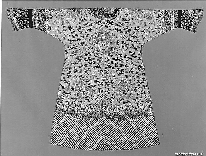 Twelve-Symbol Robe for Imperial Woman, Silk, China