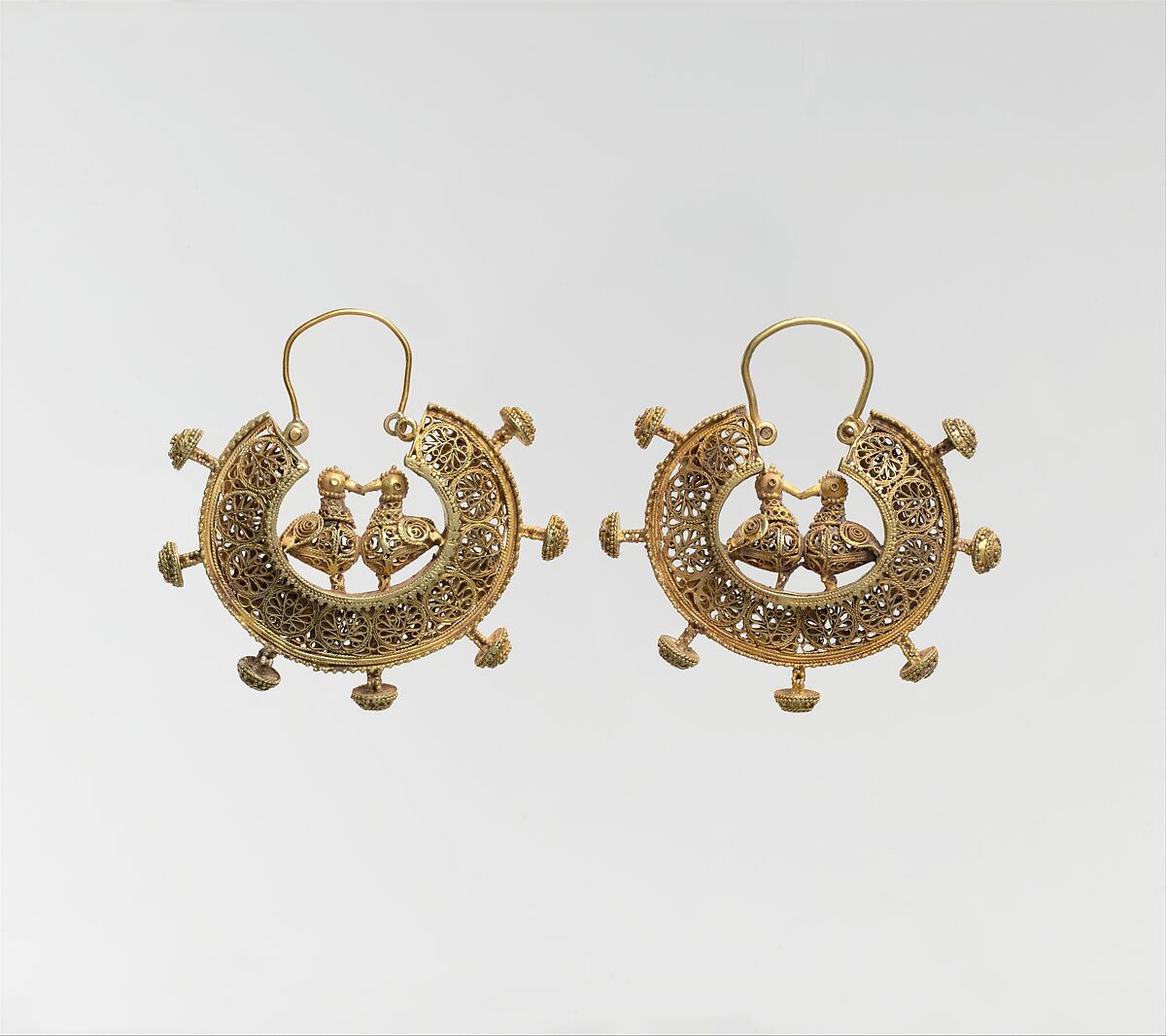 Pair of Earrings, Gold; filigree and granulation 