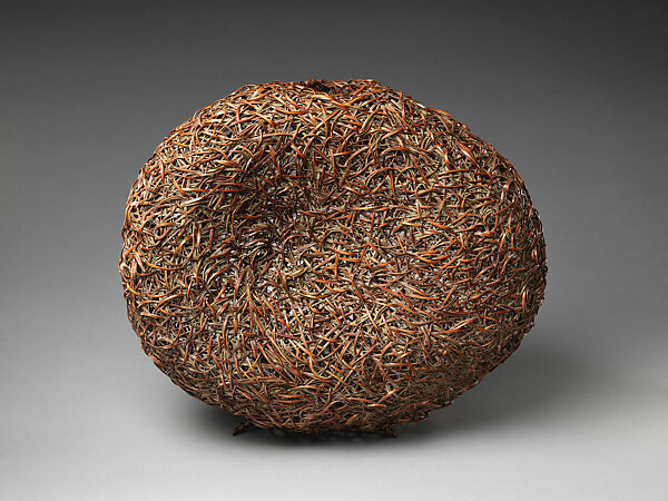 Sister Moon Flower Basket (Hanaire), Nagakura Ken&#39;ichi (Japanese, 1952–2018), Timber bamboo, lacquer, powdered polishing stone, and clay, Japan 