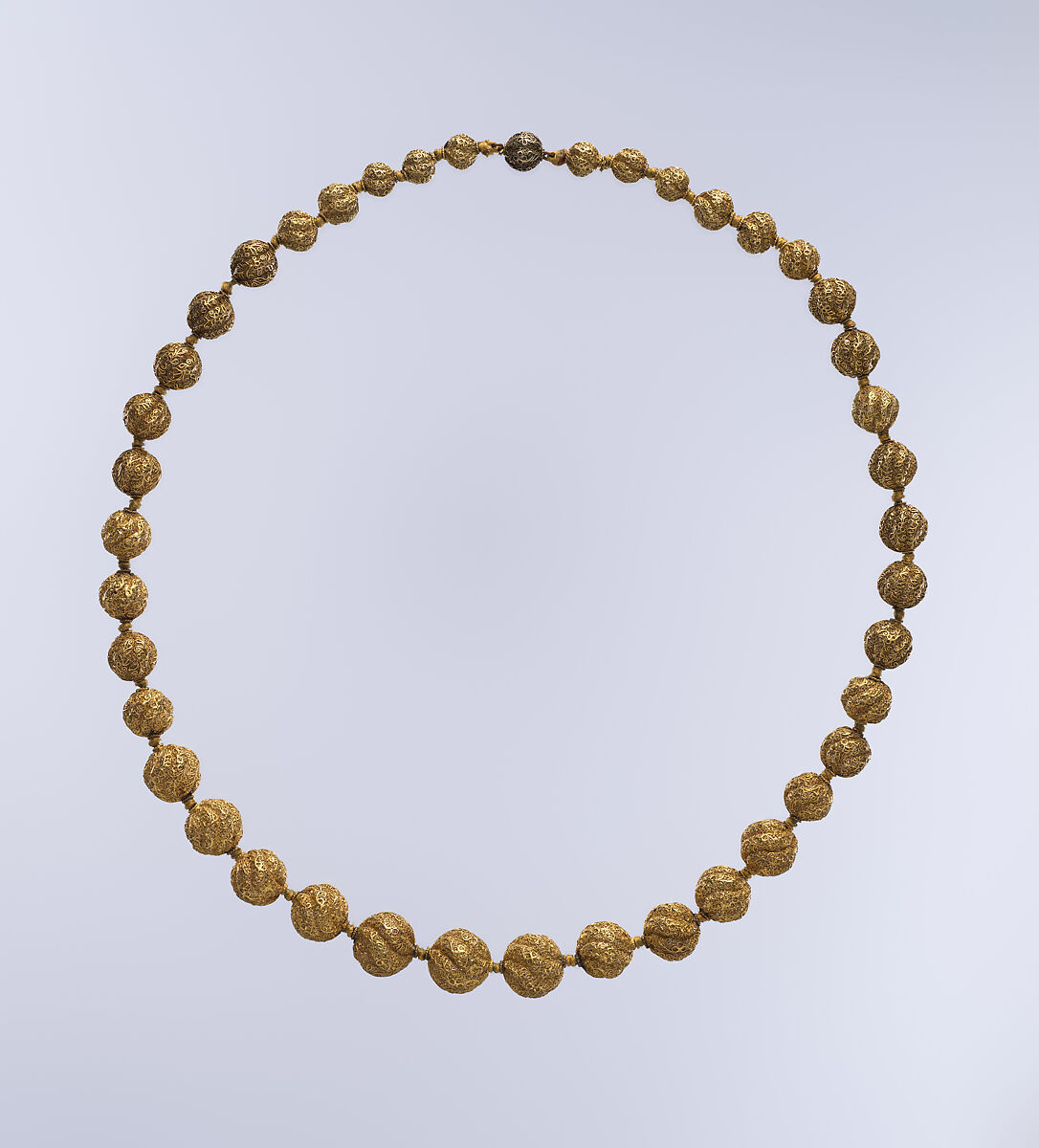 Necklace and Pair of Earrings, Gold; filigreed