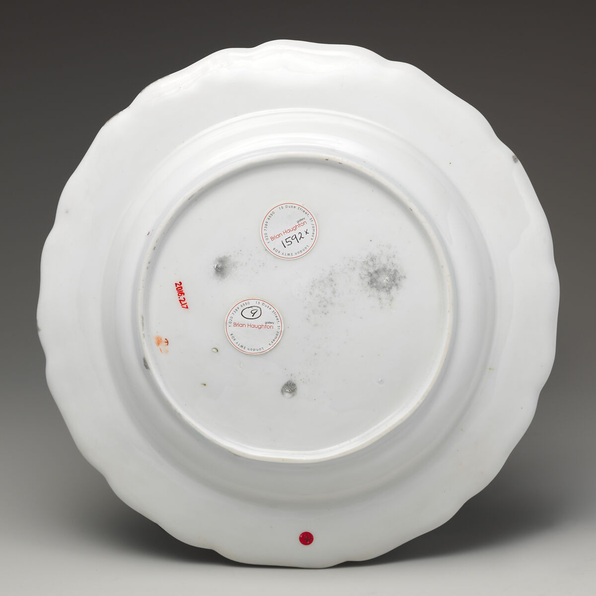 Botanical plate with thistle, Chelsea Porcelain Manufactory (British, 1745–1784, Red Anchor Period, ca. 1753–58), Soft-paste porcelain with enamel decoration, British, Chelsea