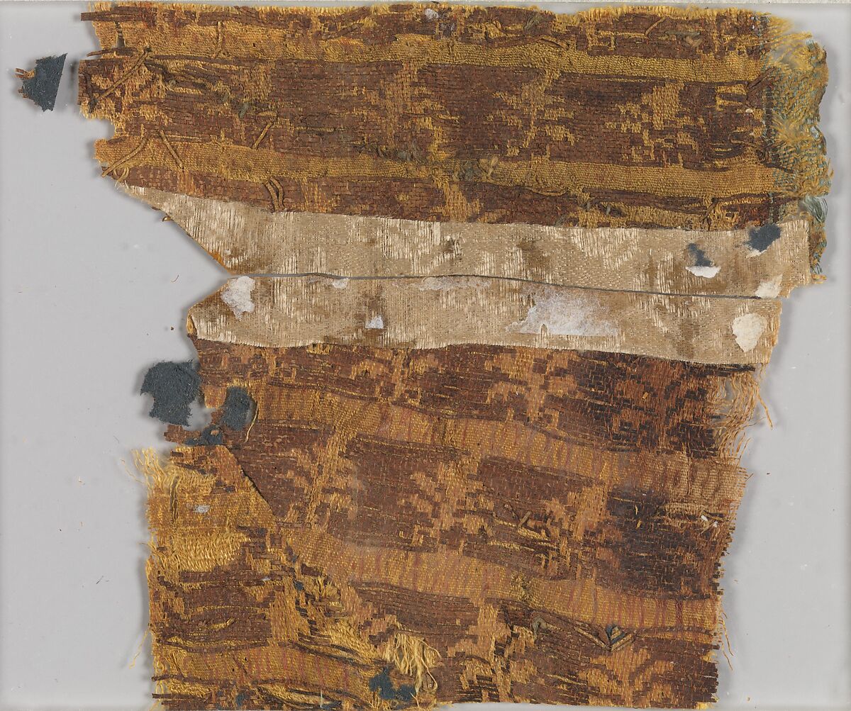Textile fragment with floral pattern, Silk Lampas, China
