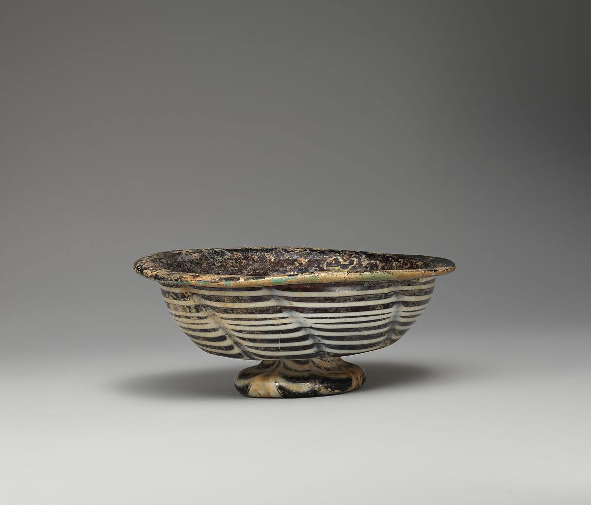 Footed Bowl with Marvered Decoration in White and Turquoise, Glass; blown, marvered, tooled, worked on the pontil 