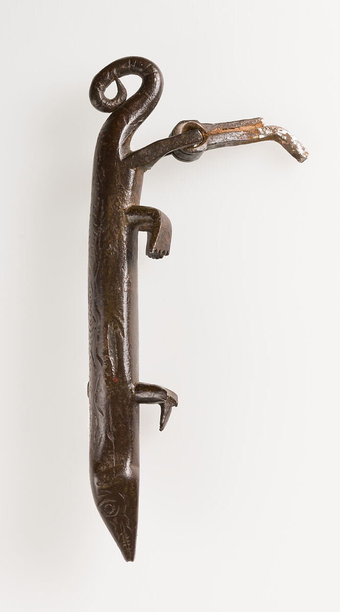Door knocker in the shape of a salamander, Wrought iron, Spanish