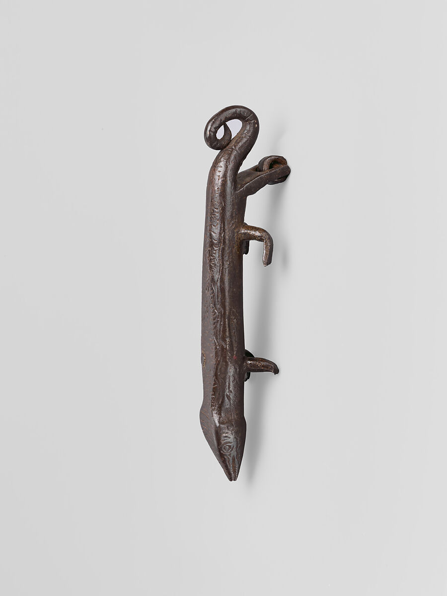 Door knocker in the shape of a salamander, Wrought iron, Spanish