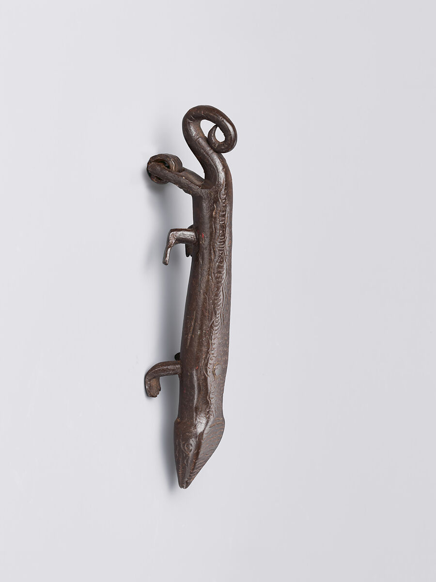 Door knocker in the shape of a salamander, Wrought iron, Spanish 