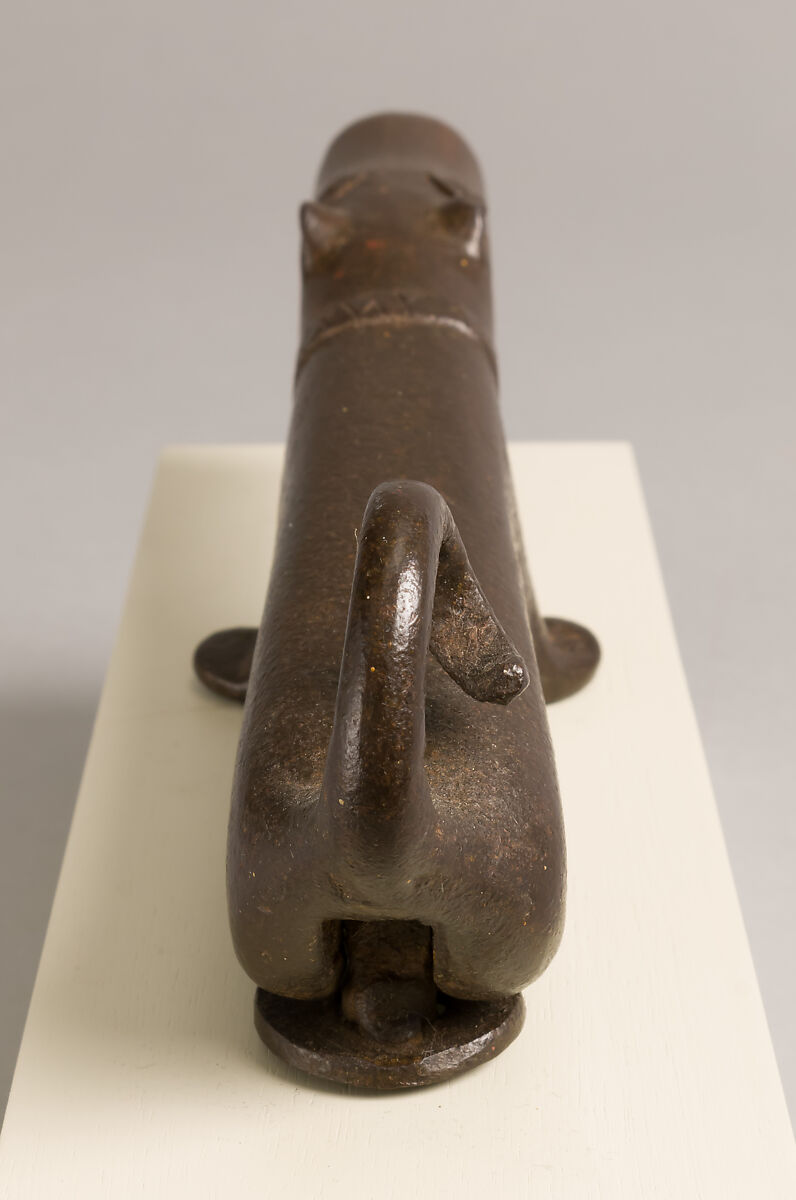 Door knocker in the shape of a small dog, Wrought iron, Spanish