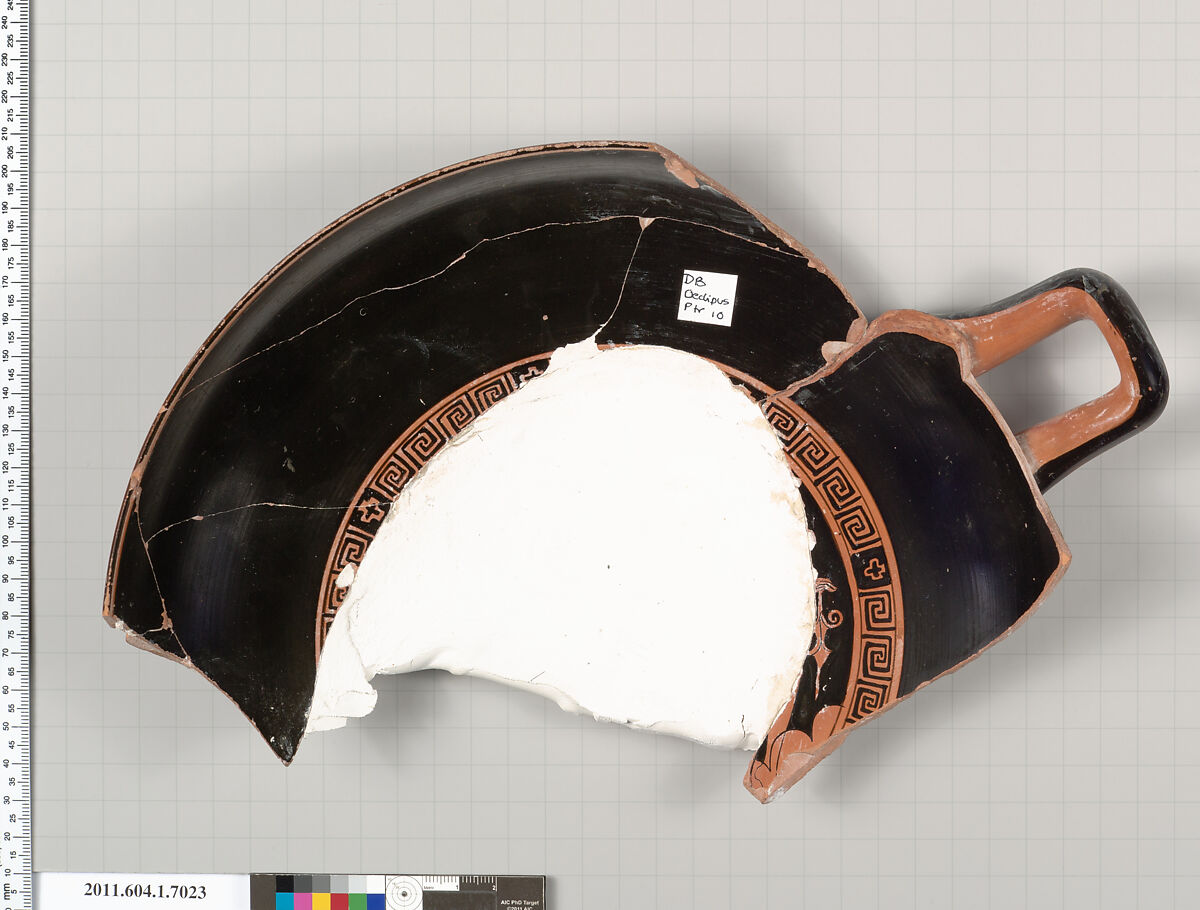 Terracotta fragment of a kylix (drinking cup), Attributed to the Oedipus Painter [DvB], Terracotta, Greek, Attic 