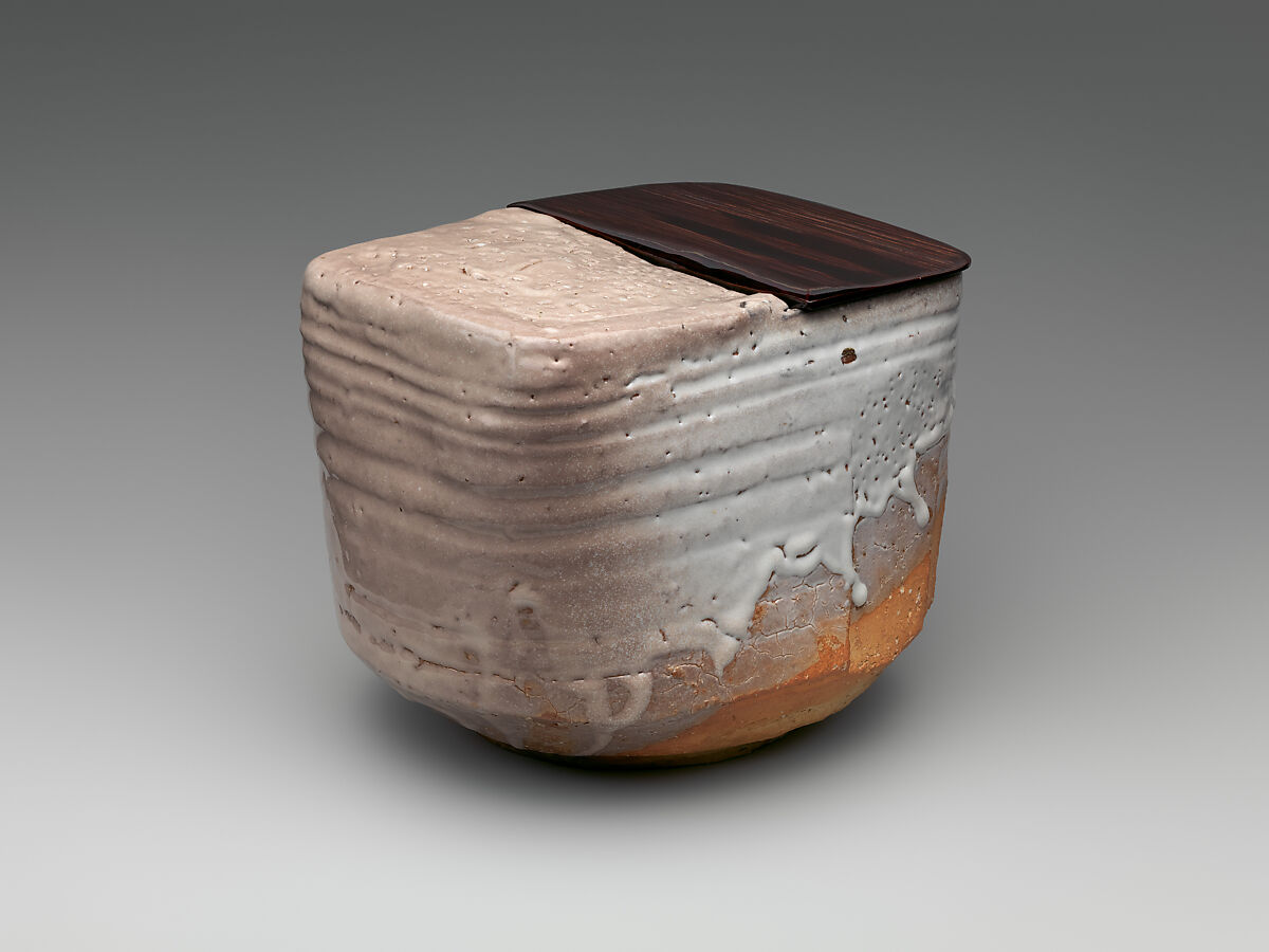White Hagi Water Jar (Mizusashi), Miwa Kyūwa (Miwa Kyūsetsu X) (Japanese, 1895–1981), Stoneware with feldspar glaze mixed with ash (Hagi ware), Japan