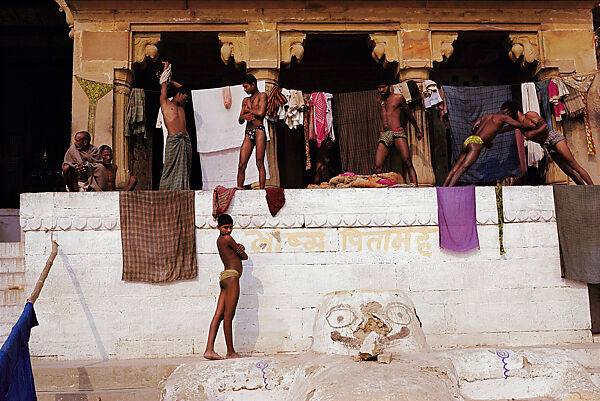Wrestlers Exercise, Statue of Bhima, Rama Ghat, Benares, Uttar Pradesh, Raghubir Singh (Indian, 1942–1999), Chromogenic print 