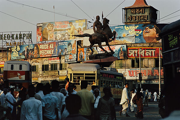 Movie Hoarding and the Subhas Chandra Bose Statue at Shyambazaar, Calcutta, West Bengal, Raghubir Singh (Indian, 1942–1999), Chromogenic print 