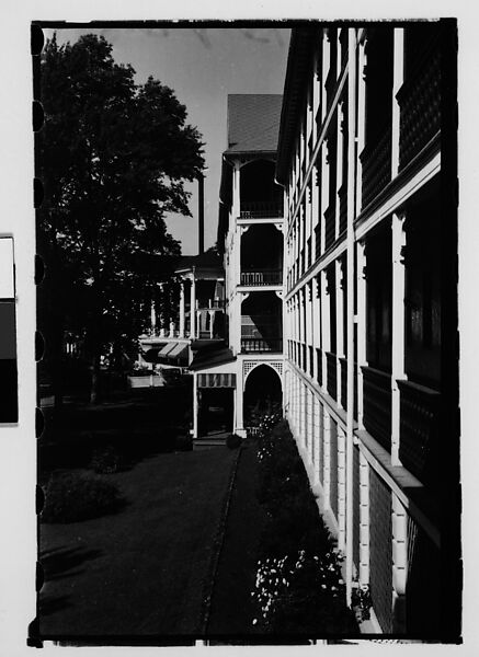 [Sixteen 35mm Film Frames on Uncut Roll: Hotels, Bedford Springs, Pennsylvania], Walker Evans (American, St. Louis, Missouri 1903–1975 New Haven, Connecticut), Film negative
