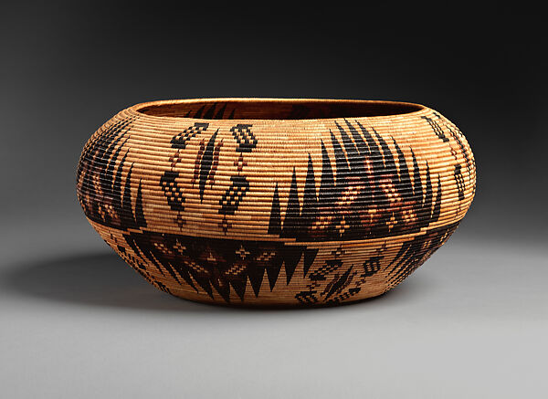 Basket bowl, Carrie Bethel (Mono Lake Paiute, 1898–1974), Willow shoots, sedge root, redbud shoots, and dyed bracken root, Mono Lake Paiute, Native American