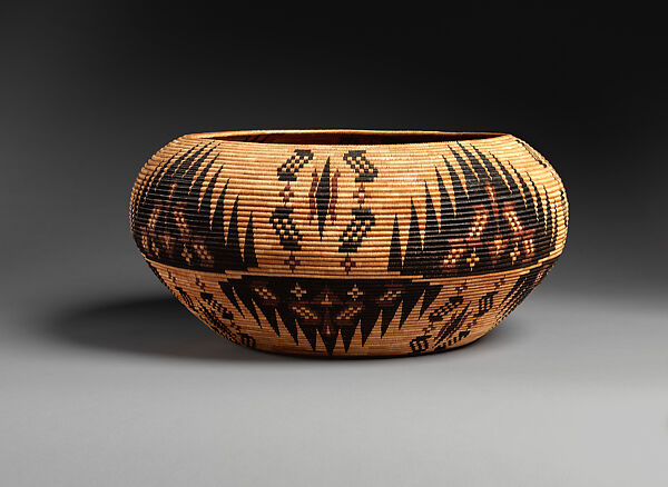 Basket bowl, Carrie Bethel (Mono Lake Paiute, 1898–1974), Willow shoots, sedge root, redbud shoots, and dyed bracken root, Mono Lake Paiute, Native American