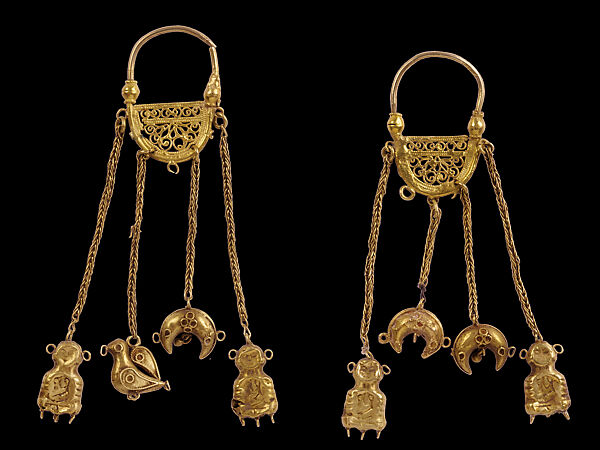 Cresent-Shaped Earrings, Gold sheet, plain wire, and twisted wire (rope), Armenian 