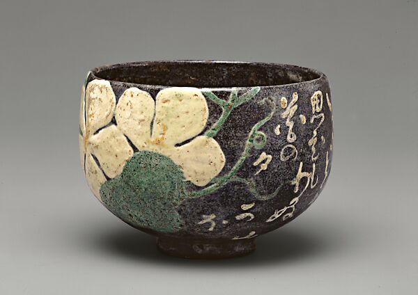 Teabowl with Moonflower (Yūgao) and Poem, Ogata Kenzan (Japanese, 1663–1743), Stoneware with polychrome overglaze enamels, Japan 