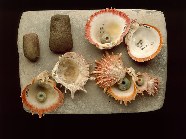 Shell with Jade Bead, Spondylus shell, cinnabar, jadeite, Maya 