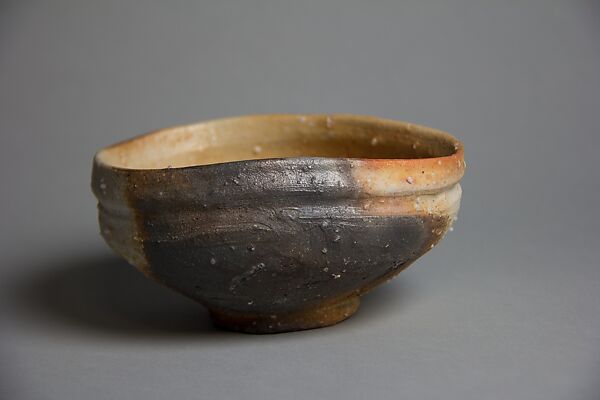 Teabowl, Tsujimura Shirō (Japanese, born 1947), Stoneware with iron glaze (Shigaraki ware), Japan