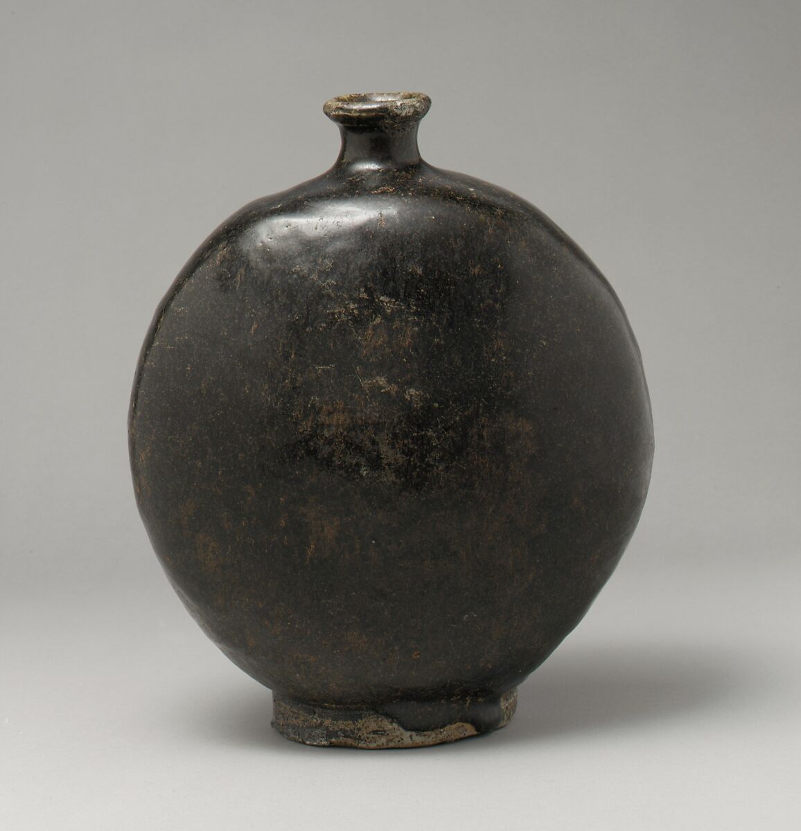 Flask-shaped bottle, Stoneware with iron-black glaze, Korea 