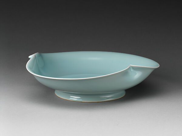 Bowl, Kawase Shinobu (Japanese, born 1950; active Ōiso, Kanagawa Prefecture), Porcelain with celadon glaze, Japan