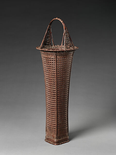 Flower Basket in the Shape of a Lily Bud (Yuri-gata hanakago), Tanabe Chikuunsai I (Japanese, 1877–1937), Timber bamboo, rattan, and lacquer, Japan