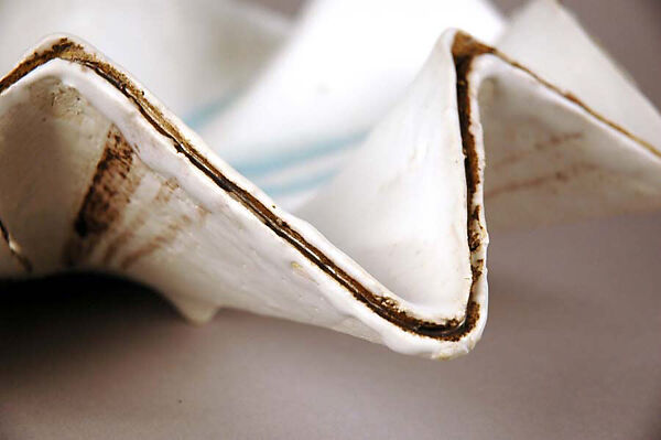 Plate Named "Shape of Water", Koike Shōko (Japanese, born 1943), Stoneware with white and blue glazes, Japan