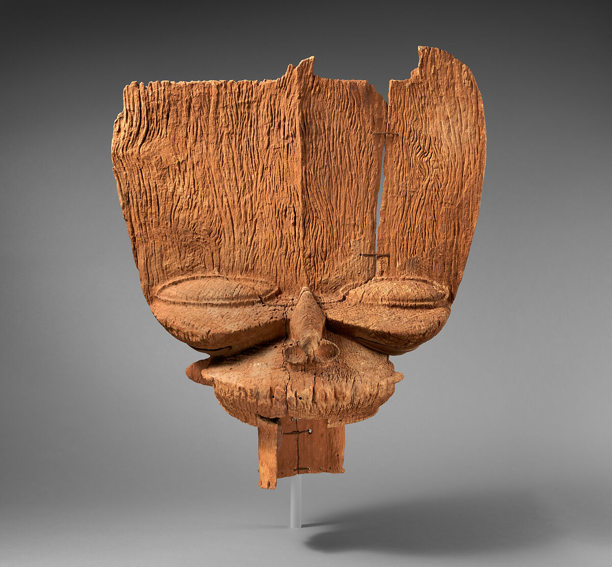 Tsesah crest, Grassfields artist, Wood, Bamileke