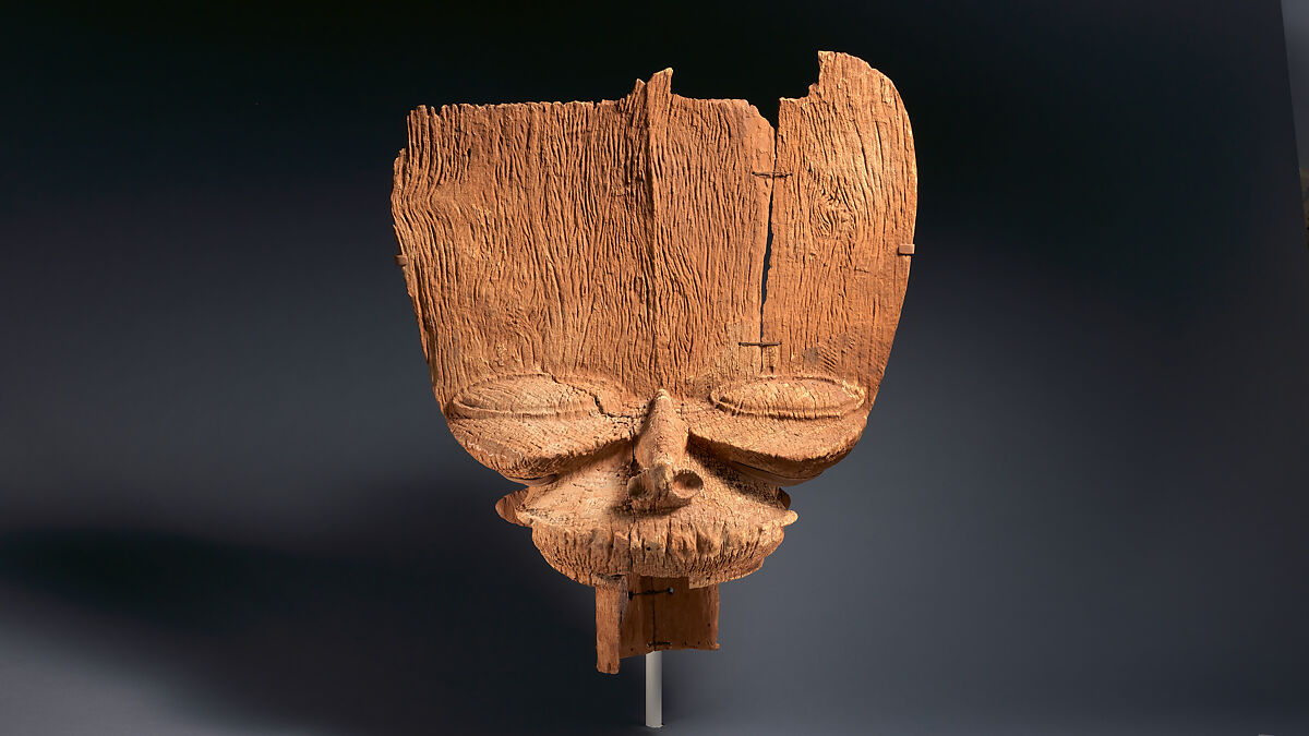 Tsesah crest, Grassfields artist, Wood, Bamileke