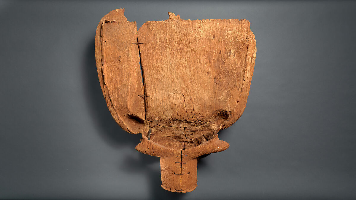 Tsesah crest, Grassfields artist, Wood, Bamileke