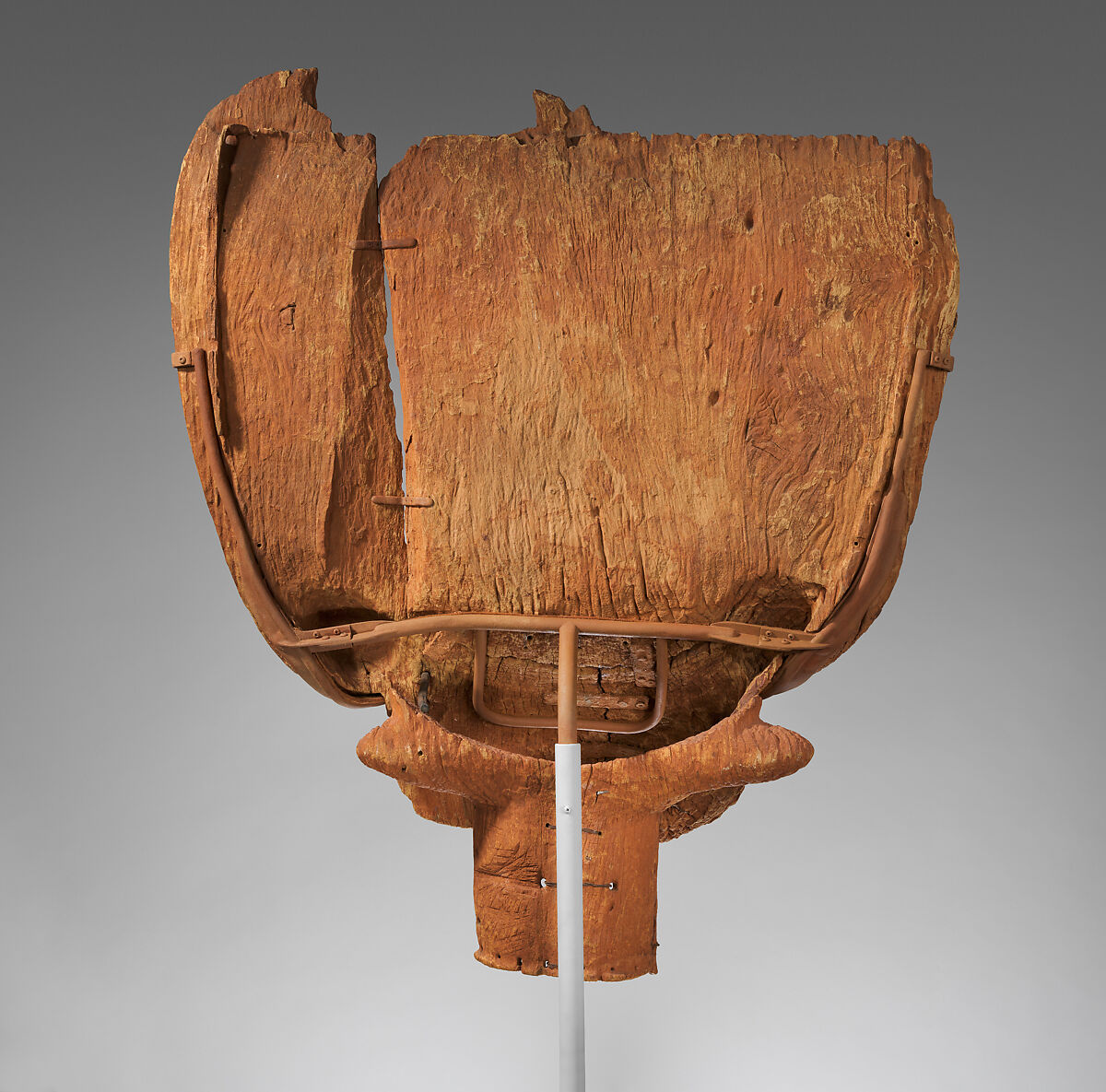 Tsesah crest, Grassfields artist, Wood, Bamileke