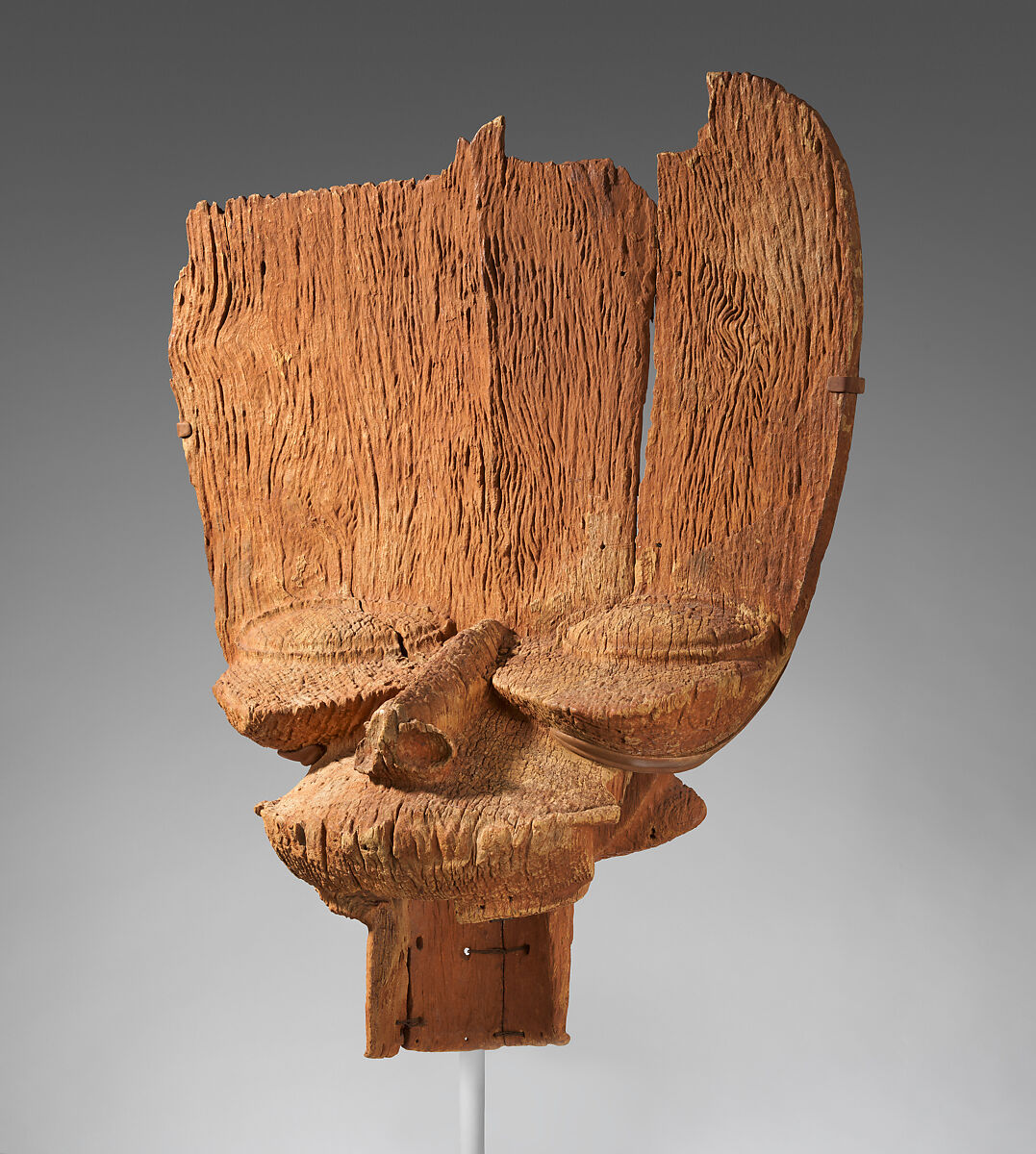 Tsesah crest, Grassfields artist, Wood, Bamileke