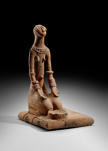 Kneeling Female Figure, Terracotta, quartz, Bankoni civilization 