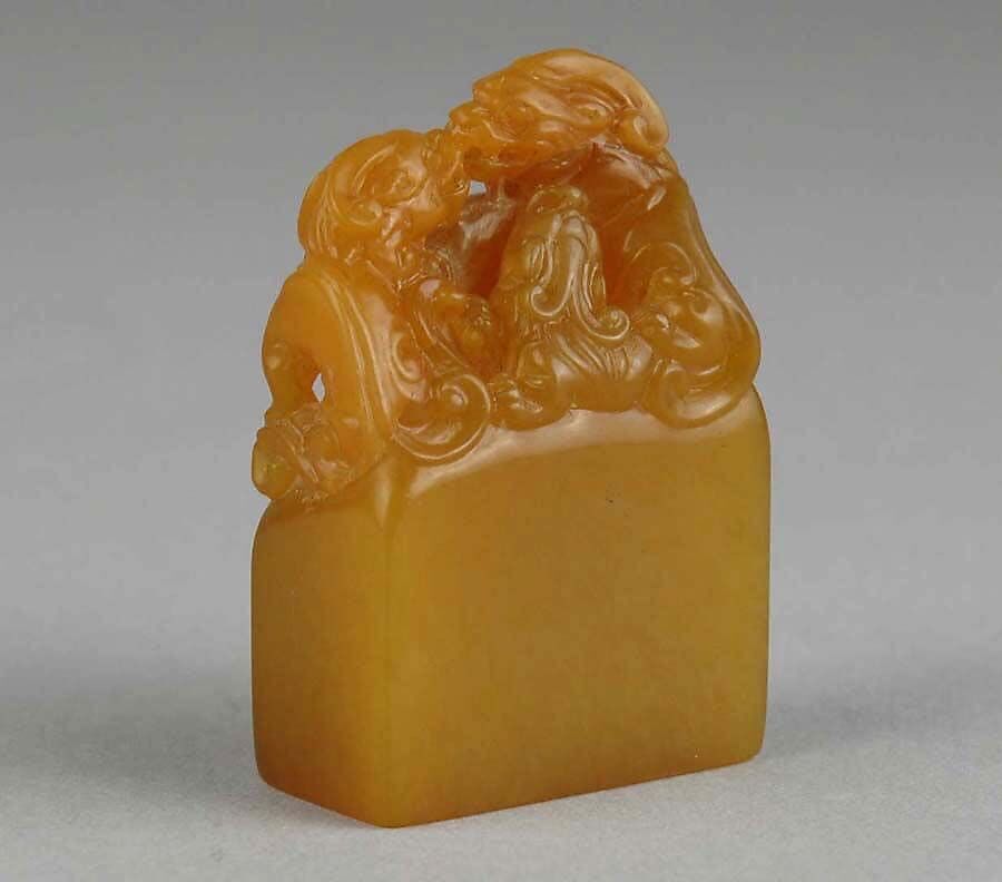 Square Seal with Knob In the Shape of Three Felines, Shoushan soapstone (tianhuang), China