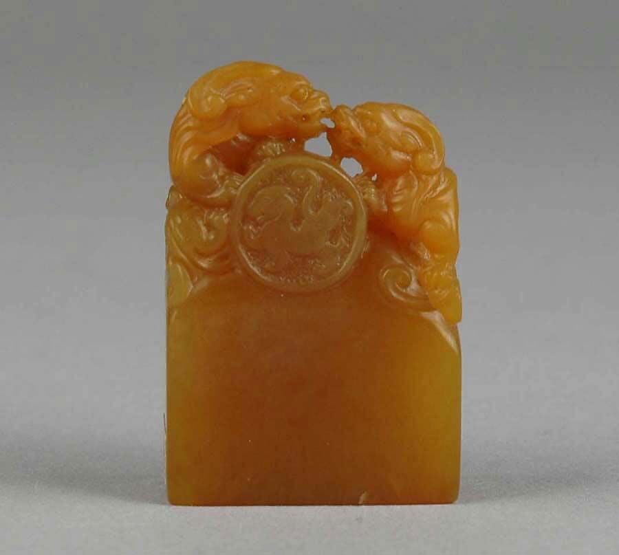 Square Seal with Knob In the Shape of Three Felines, Shoushan soapstone (tianhuang), China