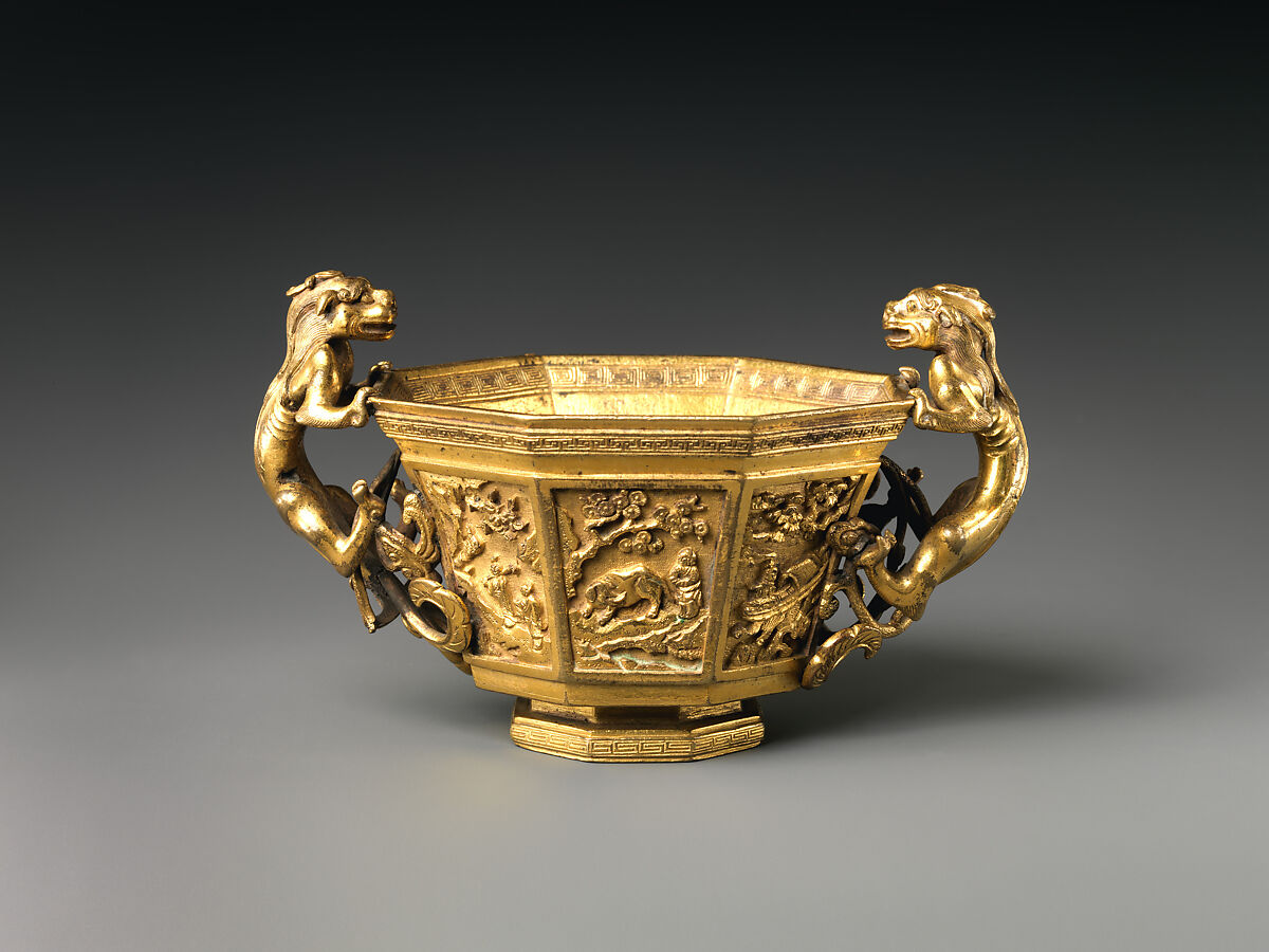 Octagonal cup with dragon handles, Gilt bronze, China 