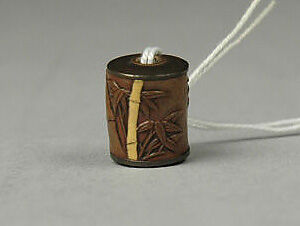 Ojime, Bamboo and sparrows; bronze with gold inlay, Japan