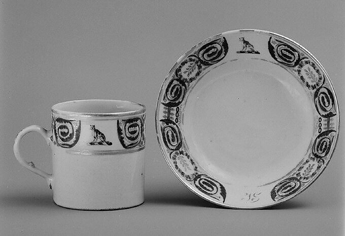 Saucer, Hard-paste porcelain, Chinese, for Scottish market 