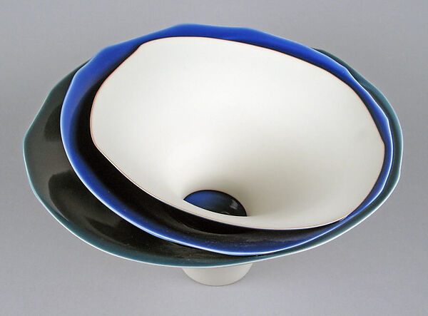 Three Nesting Bowls (Moon Shadow), Fukumoto Fuku (Japanese, born 1973), Porcelain with white and blue glazes, Japan