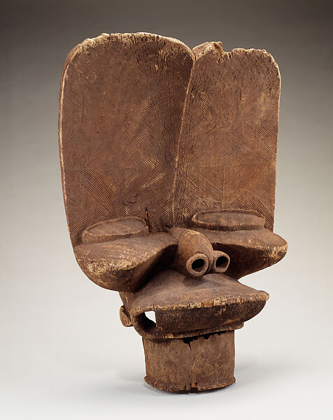 Crest (tsesah), Wood, Bamileke peoples 